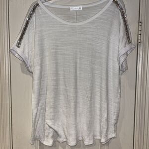 89th + Madison Women’s Sz XL White Crew Neck Shoulder Trim Cap Sleeve